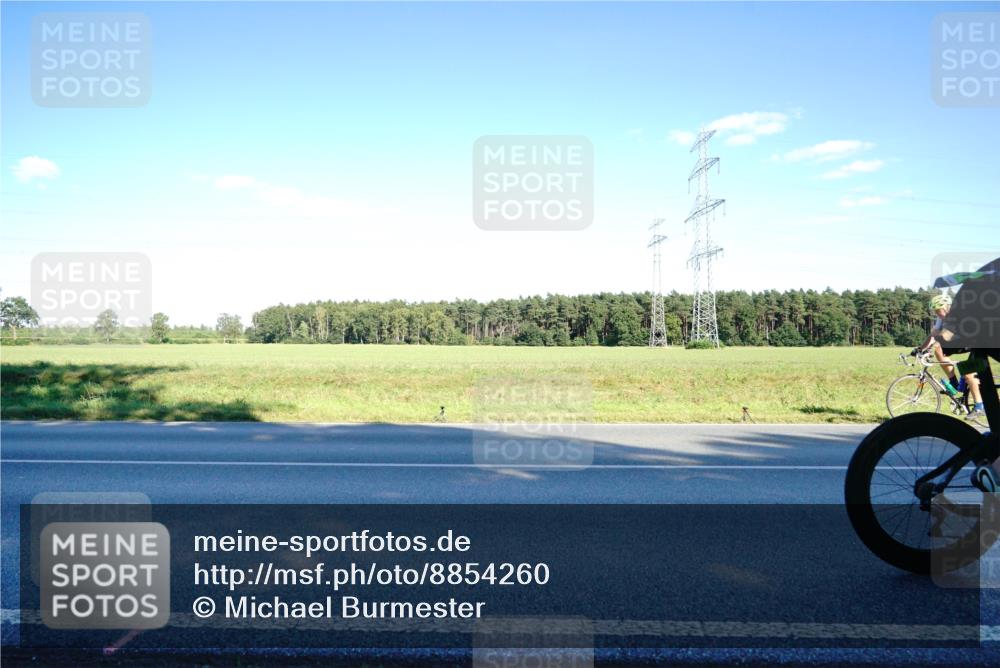 07.09.2025 - 19. Norderstedt Triathlon Michael Burmester http://msf.ph/oto/8854260 07.09.2025 16:12:06 Radfahren 516, 1541, 1571, 1587, 1591 meine-sportfotos.de