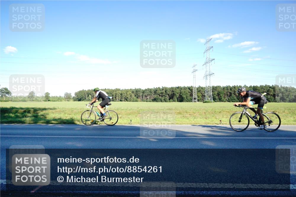 07.09.2025 - 19. Norderstedt Triathlon Michael Burmester http://msf.ph/oto/8854261 07.09.2025 16:12:07 Radfahren 516, 1068, 1541, 1565, 1571, 1587, 1591 meine-sportfotos.de