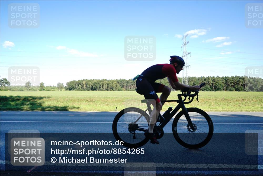 07.09.2025 - 19. Norderstedt Triathlon Michael Burmester http://msf.ph/oto/8854265 07.09.2025 16:12:11 Radfahren 516, 1045, 1068, 1541, 1565, 1570 meine-sportfotos.de