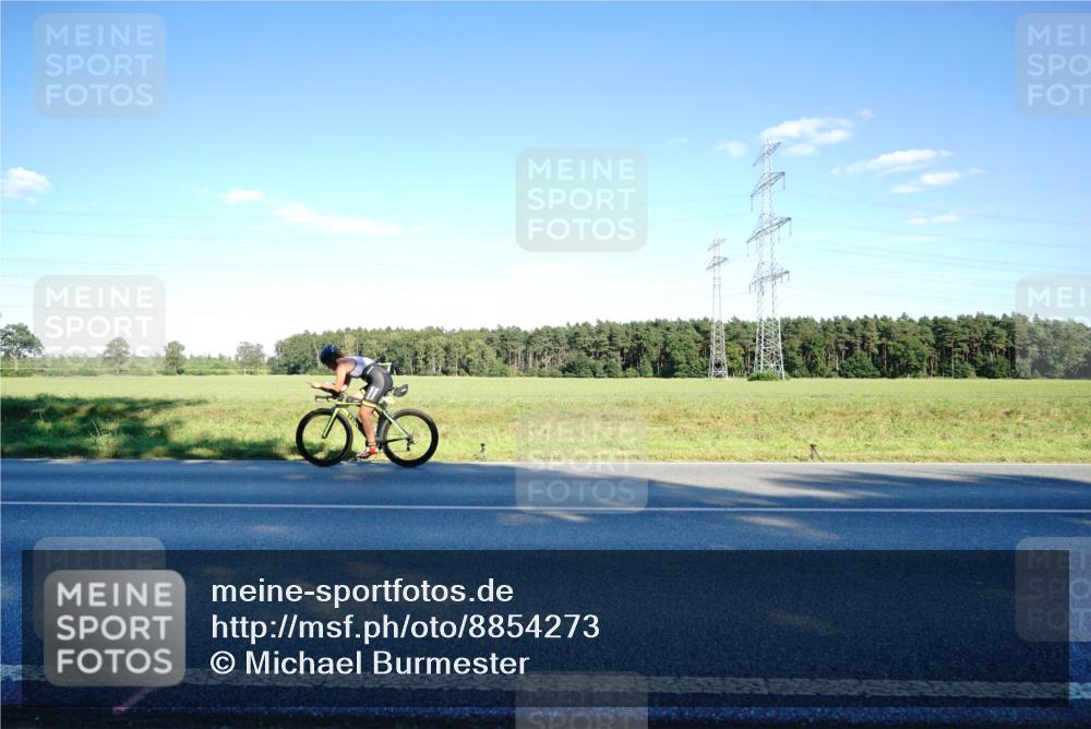 07.09.2025 - 19. Norderstedt Triathlon Michael Burmester http://msf.ph/oto/8854273 07.09.2025 16:12:24 Radfahren 1054, 1610 meine-sportfotos.de