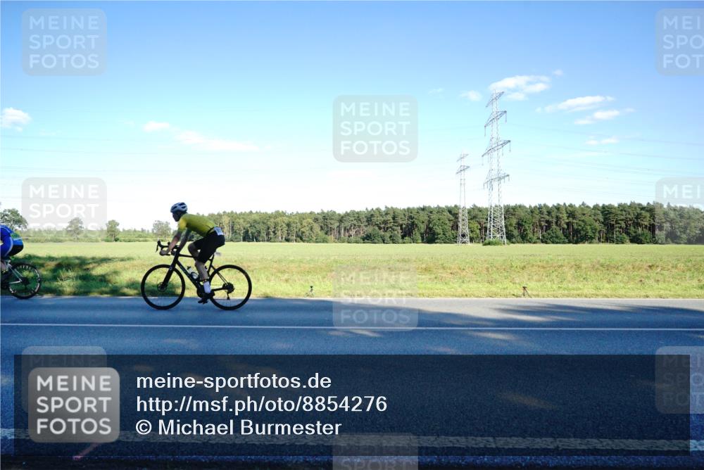 07.09.2025 - 19. Norderstedt Triathlon Michael Burmester http://msf.ph/oto/8854276 07.09.2025 16:12:26 Radfahren 914, 1533, 1610 meine-sportfotos.de
