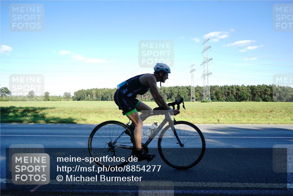 07.09.2025 - 19. Norderstedt Triathlon Michael Burmester http://msf.ph/oto/8854277 07.09.2025 16:12:27 Radfahren 914, 1533, 1610 meine-sportfotos.de