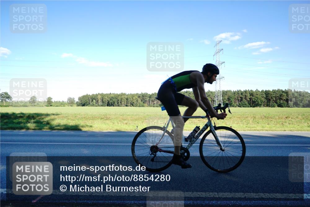 07.09.2025 - 19. Norderstedt Triathlon Michael Burmester http://msf.ph/oto/8854280 07.09.2025 16:12:36 Radfahren 913 meine-sportfotos.de