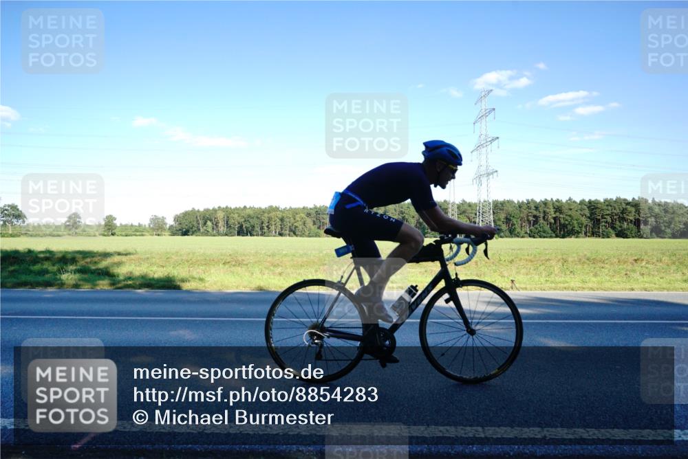07.09.2025 - 19. Norderstedt Triathlon Michael Burmester http://msf.ph/oto/8854283 07.09.2025 16:12:46 Radfahren 397, 909 meine-sportfotos.de
