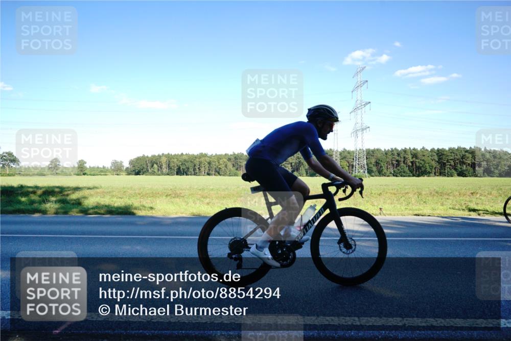 07.09.2025 - 19. Norderstedt Triathlon Michael Burmester http://msf.ph/oto/8854294 07.09.2025 16:13:12 Radfahren 947, 1082 meine-sportfotos.de