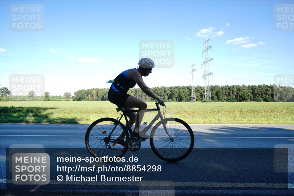 07.09.2025 - 19. Norderstedt Triathlon Michael Burmester http://msf.ph/oto/8854298 07.09.2025 16:13:20 Radfahren 1106, 1476 meine-sportfotos.de