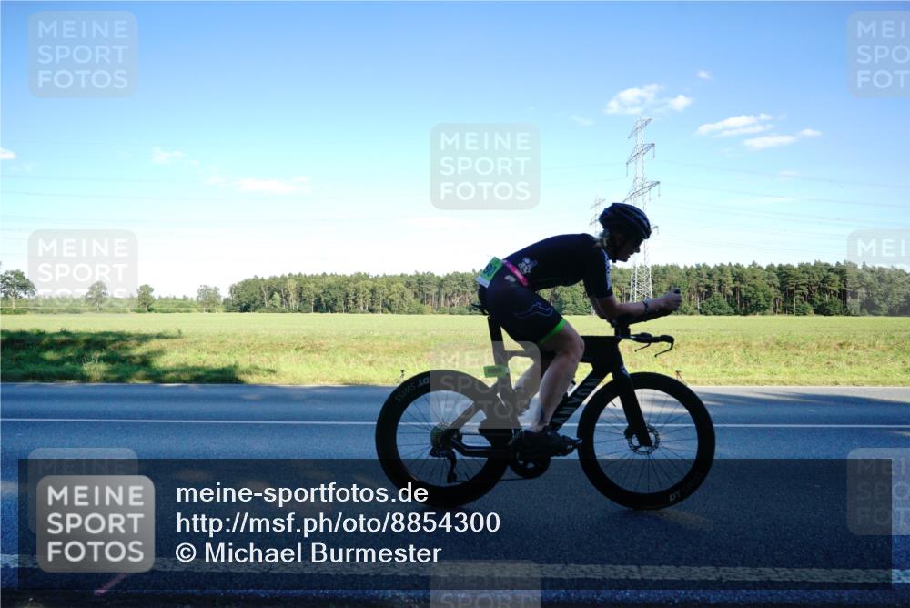 07.09.2025 - 19. Norderstedt Triathlon Michael Burmester http://msf.ph/oto/8854300 07.09.2025 16:13:23 Radfahren 1050, 1060, 1076, 1090, 1106 meine-sportfotos.de