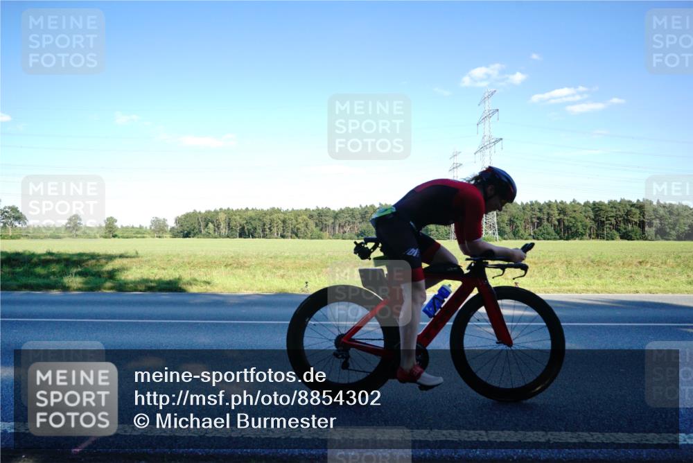 07.09.2025 - 19. Norderstedt Triathlon Michael Burmester http://msf.ph/oto/8854302 07.09.2025 16:13:25 Radfahren 1050, 1060, 1076, 1090, 1595 meine-sportfotos.de