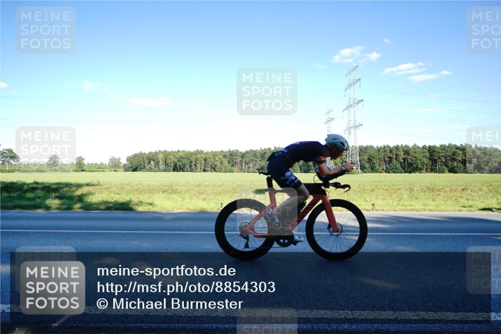 07.09.2025 - 19. Norderstedt Triathlon Michael Burmester http://msf.ph/oto/8854303 07.09.2025 16:13:26 Radfahren 1050, 1060, 1076, 1090, 1595 meine-sportfotos.de