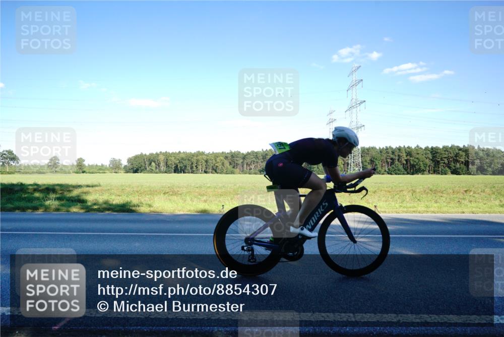 07.09.2025 - 19. Norderstedt Triathlon Michael Burmester http://msf.ph/oto/8854307 07.09.2025 16:13:36 Radfahren 1044, 1067, 1582 meine-sportfotos.de