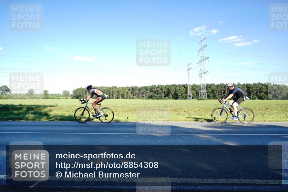 07.09.2025 - 19. Norderstedt Triathlon Michael Burmester http://msf.ph/oto/8854308 07.09.2025 16:13:37 Radfahren 1044, 1067, 1582 meine-sportfotos.de