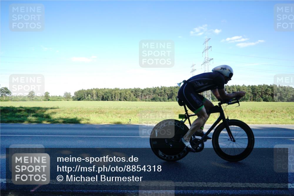 07.09.2025 - 19. Norderstedt Triathlon Michael Burmester http://msf.ph/oto/8854318 07.09.2025 16:13:53 Radfahren 910, 1554 meine-sportfotos.de