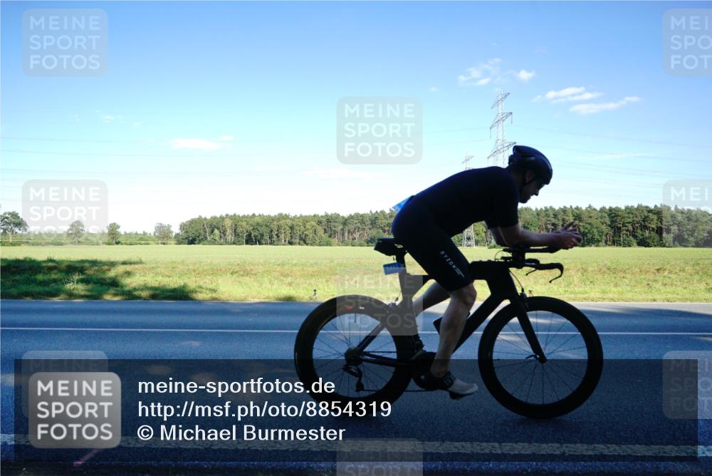 07.09.2025 - 19. Norderstedt Triathlon Michael Burmester http://msf.ph/oto/8854319 07.09.2025 16:13:58 Radfahren 1413, 1516 meine-sportfotos.de