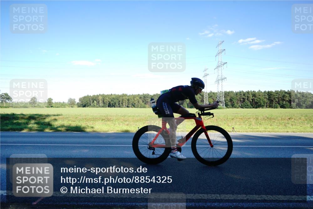 07.09.2025 - 19. Norderstedt Triathlon Michael Burmester http://msf.ph/oto/8854325 07.09.2025 16:14:10 Radfahren 1100 meine-sportfotos.de