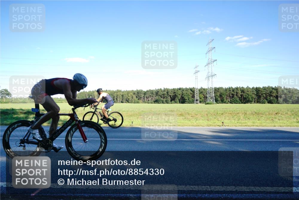07.09.2025 - 19. Norderstedt Triathlon Michael Burmester http://msf.ph/oto/8854330 07.09.2025 16:14:25 Radfahren 415, 1584 meine-sportfotos.de