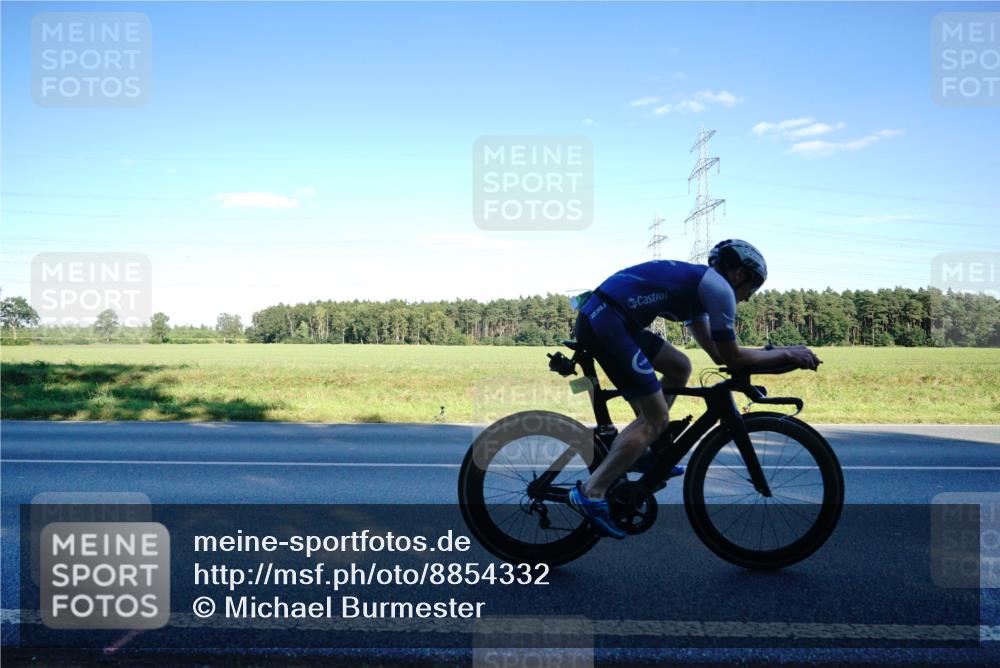 07.09.2025 - 19. Norderstedt Triathlon Michael Burmester http://msf.ph/oto/8854332 07.09.2025 16:14:27 Radfahren 380, 415, 1584 meine-sportfotos.de