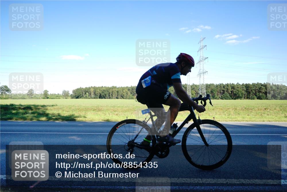 07.09.2025 - 19. Norderstedt Triathlon Michael Burmester http://msf.ph/oto/8854335 07.09.2025 16:14:36 Radfahren 409, 1586 meine-sportfotos.de