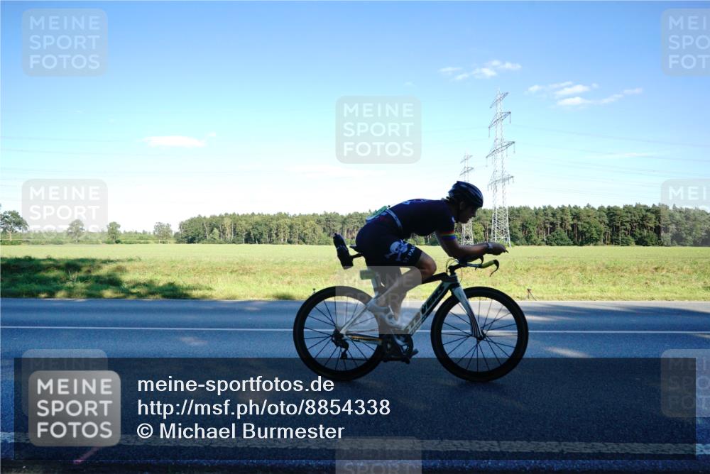 07.09.2025 - 19. Norderstedt Triathlon Michael Burmester http://msf.ph/oto/8854338 07.09.2025 16:14:45 Radfahren 1052, 1613 meine-sportfotos.de