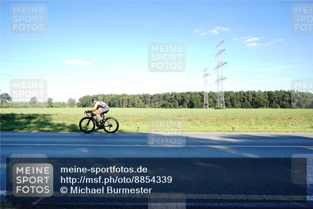 07.09.2025 - 19. Norderstedt Triathlon Michael Burmester http://msf.ph/oto/8854339 07.09.2025 16:14:46 Radfahren 1052, 1613 meine-sportfotos.de