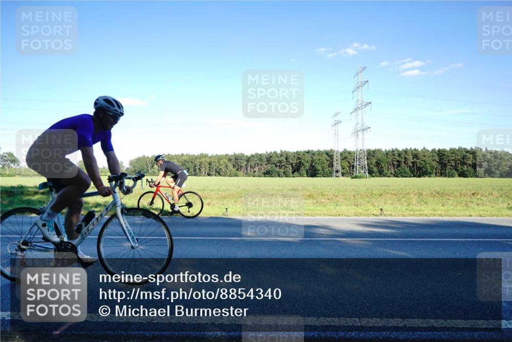 07.09.2025 - 19. Norderstedt Triathlon Michael Burmester http://msf.ph/oto/8854340 07.09.2025 16:14:49 Radfahren 1097, 1545 meine-sportfotos.de