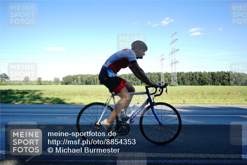 07.09.2025 - 19. Norderstedt Triathlon Michael Burmester http://msf.ph/oto/8854353 07.09.2025 16:15:24 Radfahren 873, 894 meine-sportfotos.de
