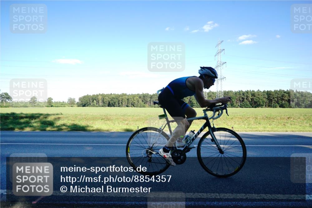 07.09.2025 - 19. Norderstedt Triathlon Michael Burmester http://msf.ph/oto/8854357 07.09.2025 16:15:31 Radfahren 1620 meine-sportfotos.de