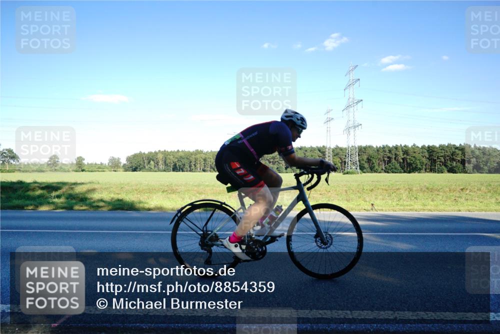 07.09.2025 - 19. Norderstedt Triathlon Michael Burmester http://msf.ph/oto/8854359 07.09.2025 16:15:36 Radfahren 1069, 1074, 1442, 1577 meine-sportfotos.de