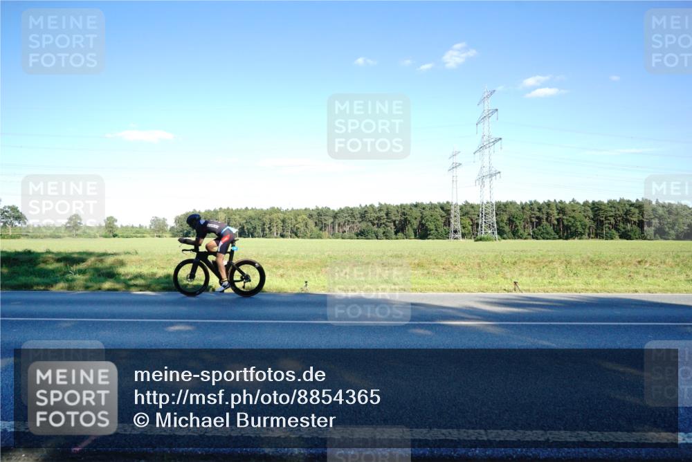 07.09.2025 - 19. Norderstedt Triathlon Michael Burmester http://msf.ph/oto/8854365 07.09.2025 16:15:47 Radfahren 1549 meine-sportfotos.de