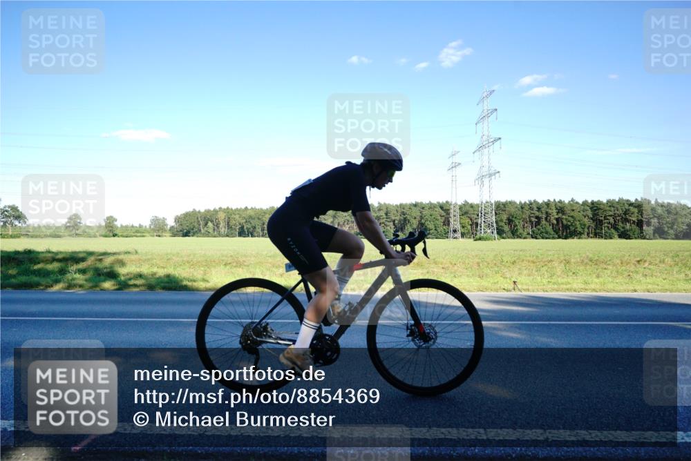 07.09.2025 - 19. Norderstedt Triathlon Michael Burmester http://msf.ph/oto/8854369 07.09.2025 16:15:55 Radfahren 941, 1088, 1409, 1427, 1564 meine-sportfotos.de