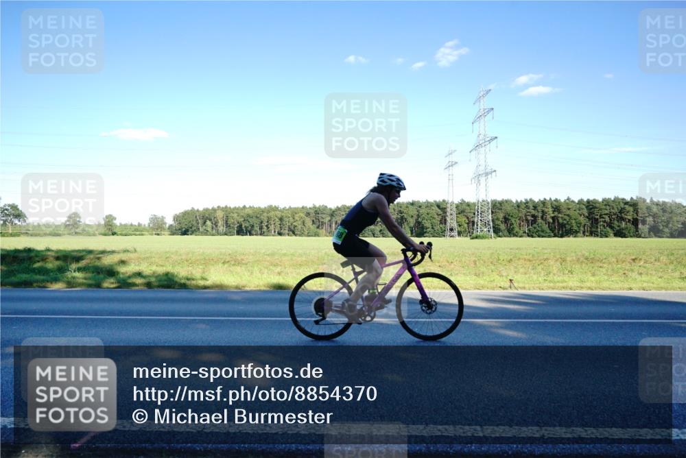 07.09.2025 - 19. Norderstedt Triathlon Michael Burmester http://msf.ph/oto/8854370 07.09.2025 16:15:55 Radfahren 941, 1088, 1409, 1427, 1564 meine-sportfotos.de