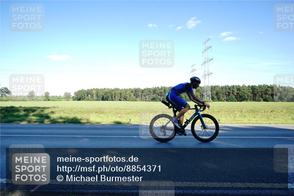 07.09.2025 - 19. Norderstedt Triathlon Michael Burmester http://msf.ph/oto/8854371 07.09.2025 16:15:56 Radfahren 941, 1088, 1427, 1435, 1550, 1564 meine-sportfotos.de