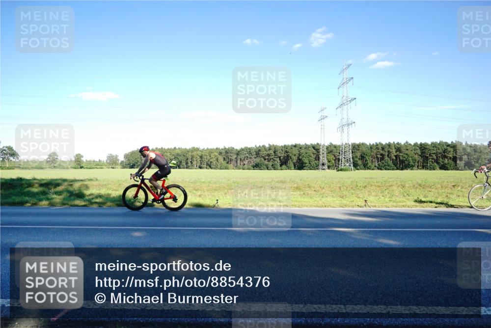 07.09.2025 - 19. Norderstedt Triathlon Michael Burmester http://msf.ph/oto/8854376 07.09.2025 16:16:02 Radfahren 509, 870, 1435, 1550, 1553 meine-sportfotos.de