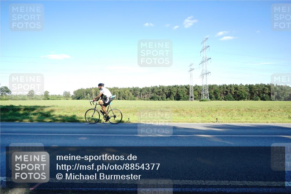 07.09.2025 - 19. Norderstedt Triathlon Michael Burmester http://msf.ph/oto/8854377 07.09.2025 16:16:03 Radfahren 509, 870, 1553, 1618 meine-sportfotos.de
