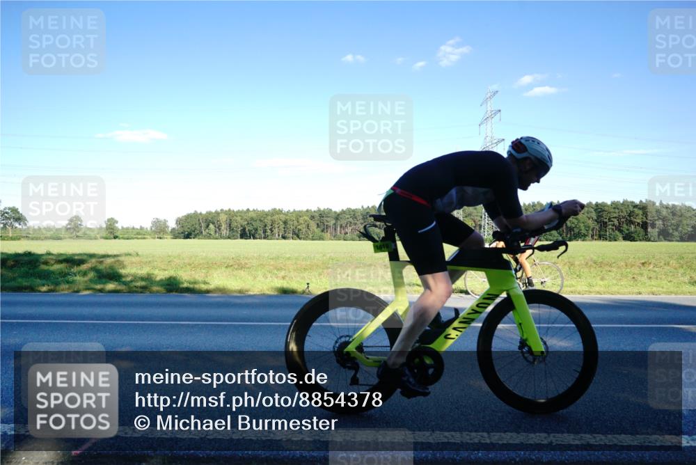 07.09.2025 - 19. Norderstedt Triathlon Michael Burmester http://msf.ph/oto/8854378 07.09.2025 16:16:06 Radfahren 1618 meine-sportfotos.de