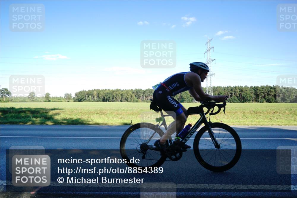 07.09.2025 - 19. Norderstedt Triathlon Michael Burmester http://msf.ph/oto/8854389 07.09.2025 16:16:32 Radfahren 372, 1075, 1603 meine-sportfotos.de