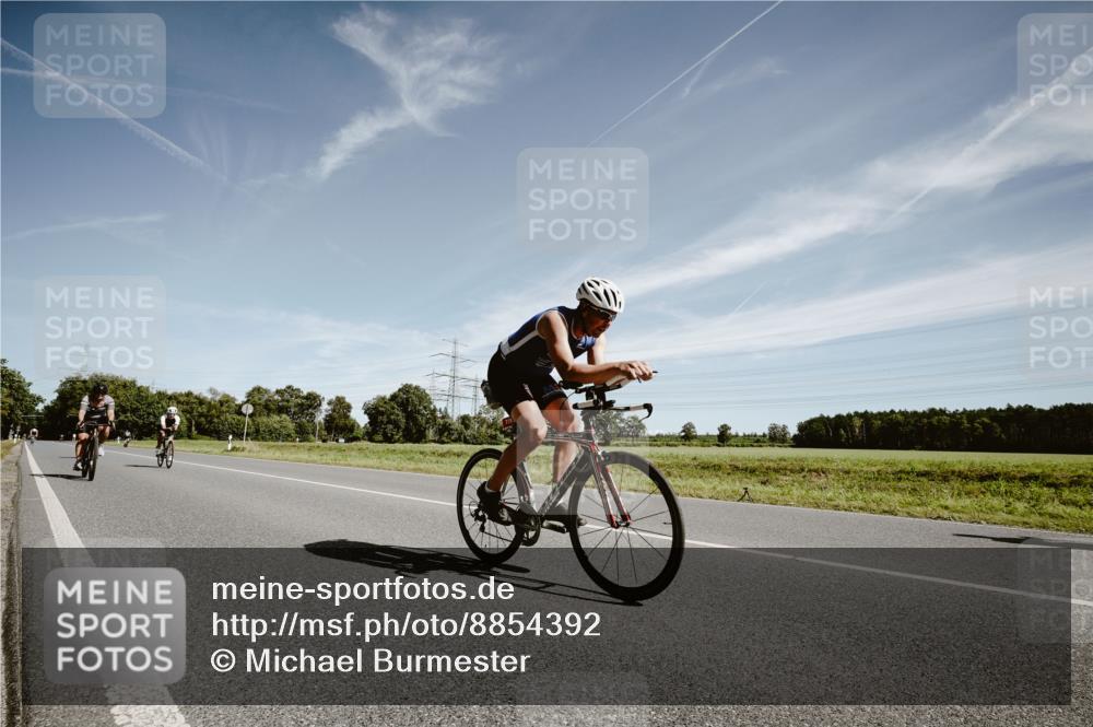 07.09.2025 - 19. Norderstedt Triathlon Michael Burmester http://msf.ph/oto/8854392 07.09.2025 11:57:46 Radfahren 186, 202, 775, 1286 meine-sportfotos.de