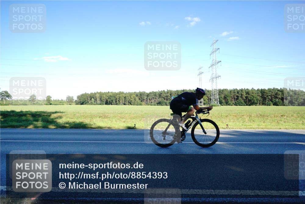 07.09.2025 - 19. Norderstedt Triathlon Michael Burmester http://msf.ph/oto/8854393 07.09.2025 16:16:37 Radfahren 1093, 1444 meine-sportfotos.de