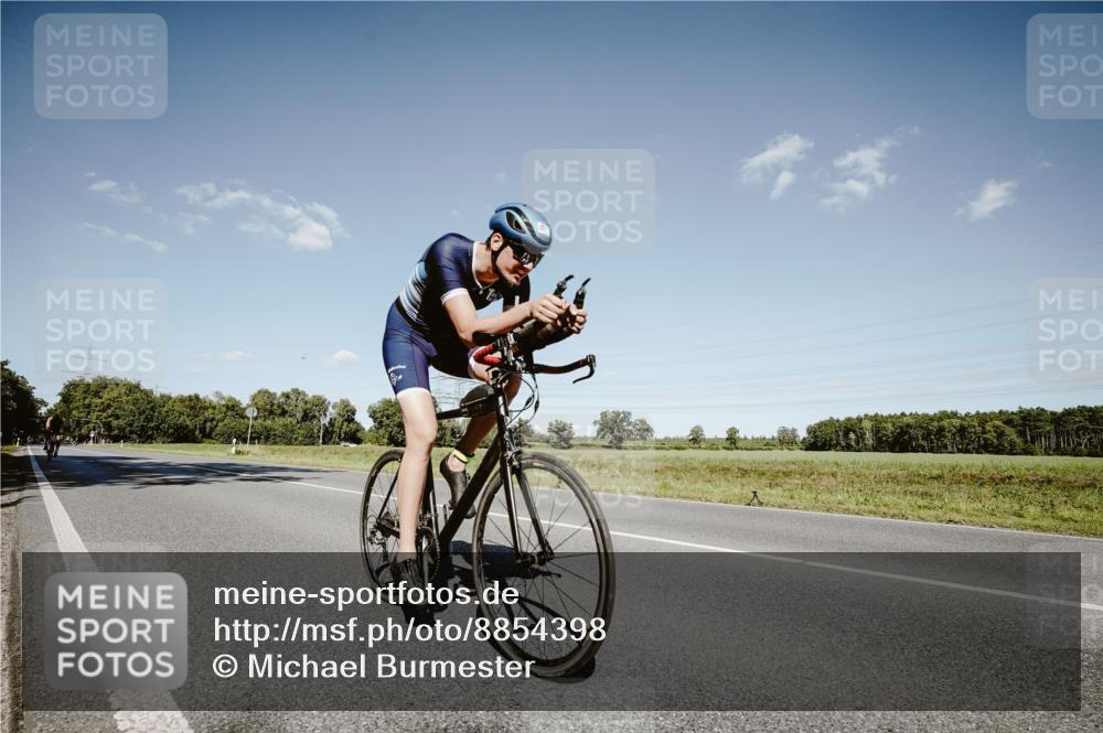 07.09.2025 - 19. Norderstedt Triathlon Michael Burmester http://msf.ph/oto/8854398 07.09.2025 14:57:01 Radfahren 1408, 1511 meine-sportfotos.de