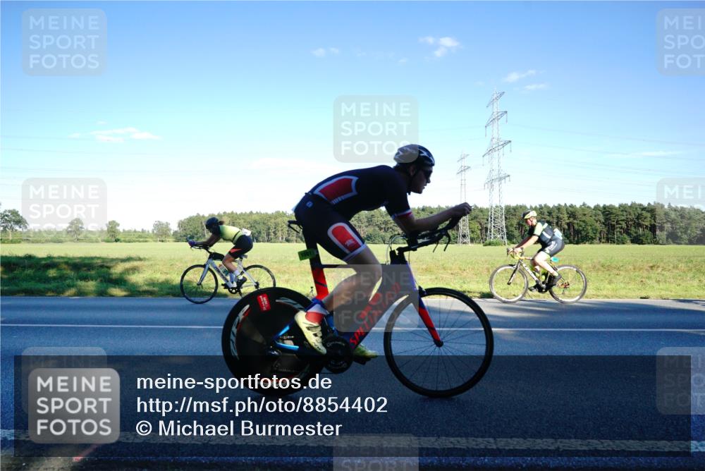 07.09.2025 - 19. Norderstedt Triathlon Michael Burmester http://msf.ph/oto/8854402 07.09.2025 16:16:50 Radfahren 903, 1077, 1411, 1581, 1630 meine-sportfotos.de