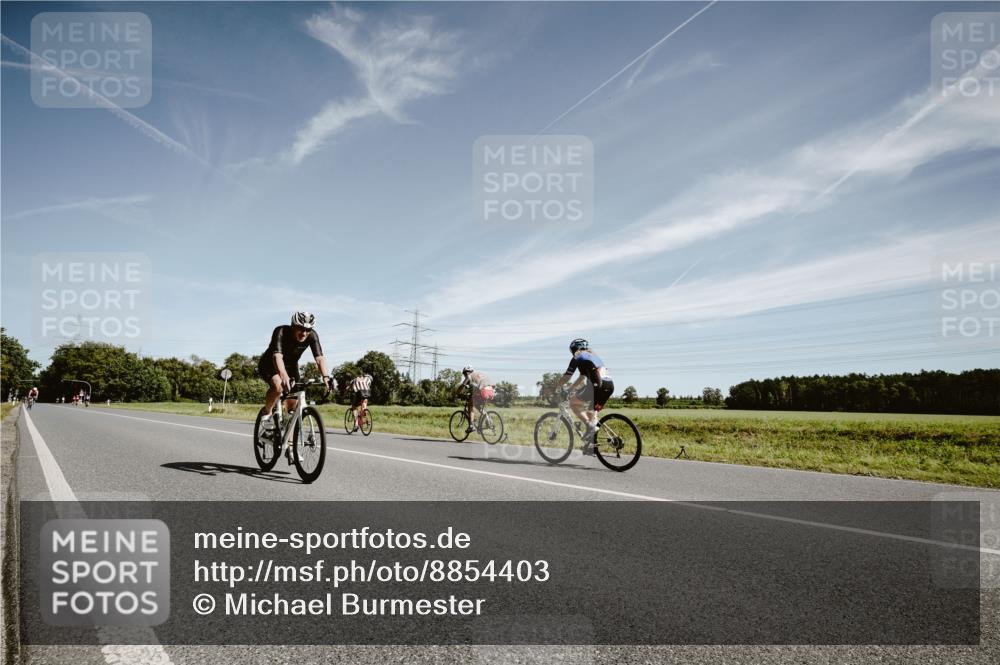 07.09.2025 - 19. Norderstedt Triathlon Michael Burmester http://msf.ph/oto/8854403 07.09.2025 11:57:48 Radfahren 186, 202, 775, 1286 meine-sportfotos.de
