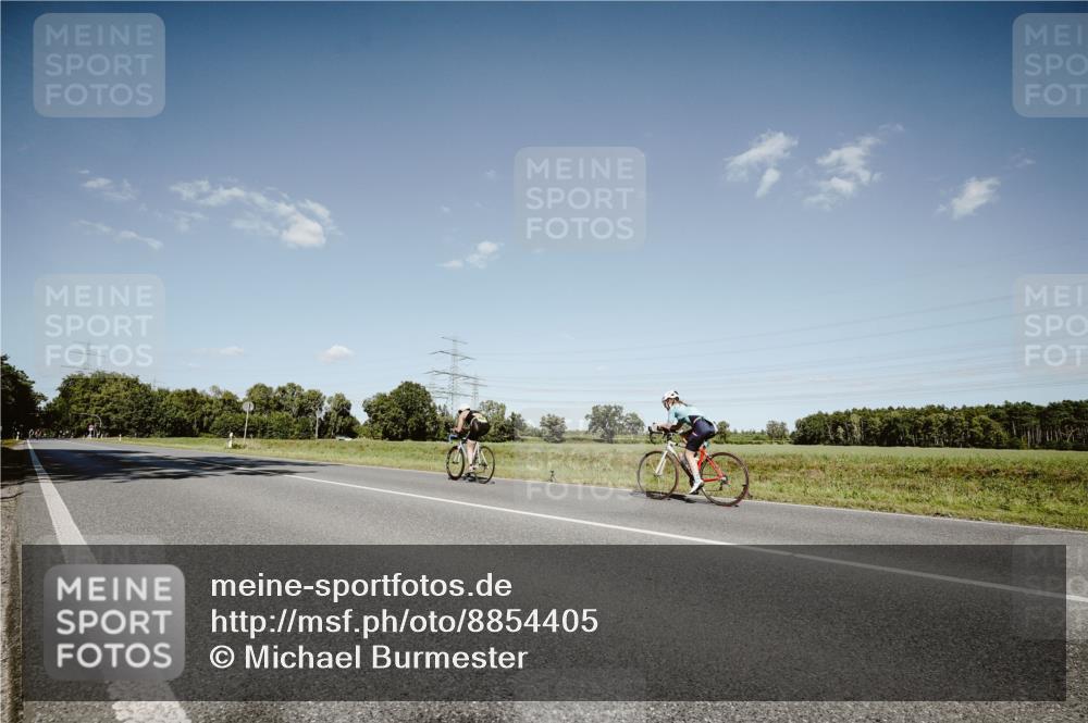 07.09.2025 - 19. Norderstedt Triathlon Michael Burmester http://msf.ph/oto/8854405 07.09.2025 14:57:04 Radfahren 1408 meine-sportfotos.de