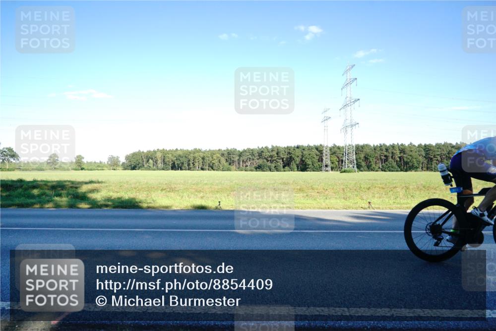 07.09.2025 - 19. Norderstedt Triathlon Michael Burmester http://msf.ph/oto/8854409 07.09.2025 16:16:52 Radfahren 903, 1077, 1411, 1581, 1630 meine-sportfotos.de