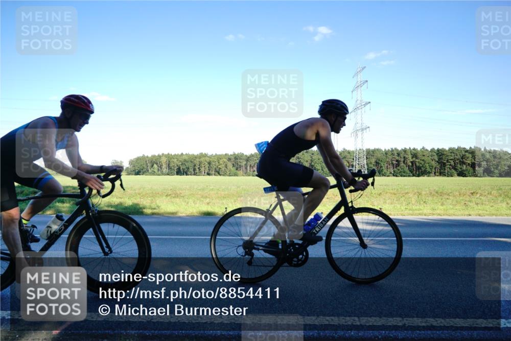 07.09.2025 - 19. Norderstedt Triathlon Michael Burmester http://msf.ph/oto/8854411 07.09.2025 16:16:52 Radfahren 903, 1077, 1411, 1581, 1630 meine-sportfotos.de