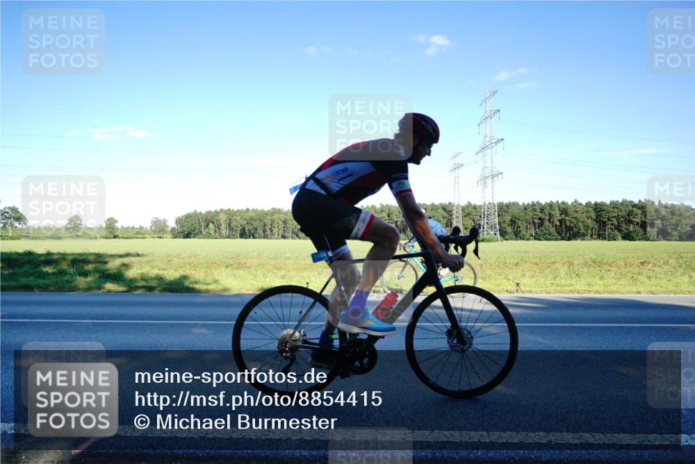 07.09.2025 - 19. Norderstedt Triathlon Michael Burmester http://msf.ph/oto/8854415 07.09.2025 16:16:55 Radfahren 503, 903, 1077, 1411, 1464, 1611, 1630 meine-sportfotos.de