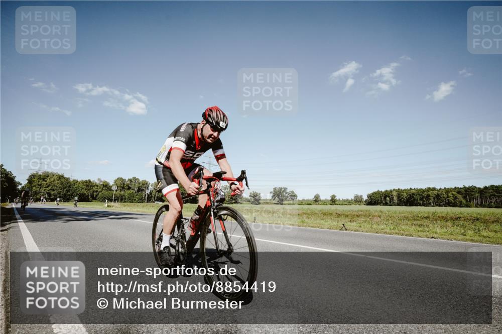 07.09.2025 - 19. Norderstedt Triathlon Michael Burmester http://msf.ph/oto/8854419 07.09.2025 14:57:15 Radfahren 395, 987 meine-sportfotos.de