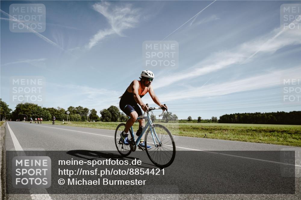 07.09.2025 - 19. Norderstedt Triathlon Michael Burmester http://msf.ph/oto/8854421 07.09.2025 11:57:54 Radfahren 1365 meine-sportfotos.de
