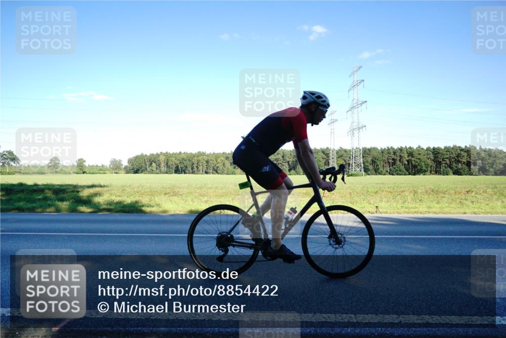 07.09.2025 - 19. Norderstedt Triathlon Michael Burmester http://msf.ph/oto/8854422 07.09.2025 16:16:58 Radfahren 371, 503, 1091, 1454, 1464, 1611 meine-sportfotos.de