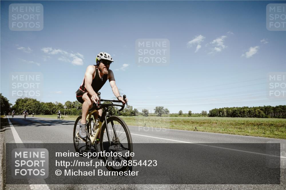 07.09.2025 - 19. Norderstedt Triathlon Michael Burmester http://msf.ph/oto/8854423 07.09.2025 14:57:18 Radfahren 395, 479, 480, 987 meine-sportfotos.de