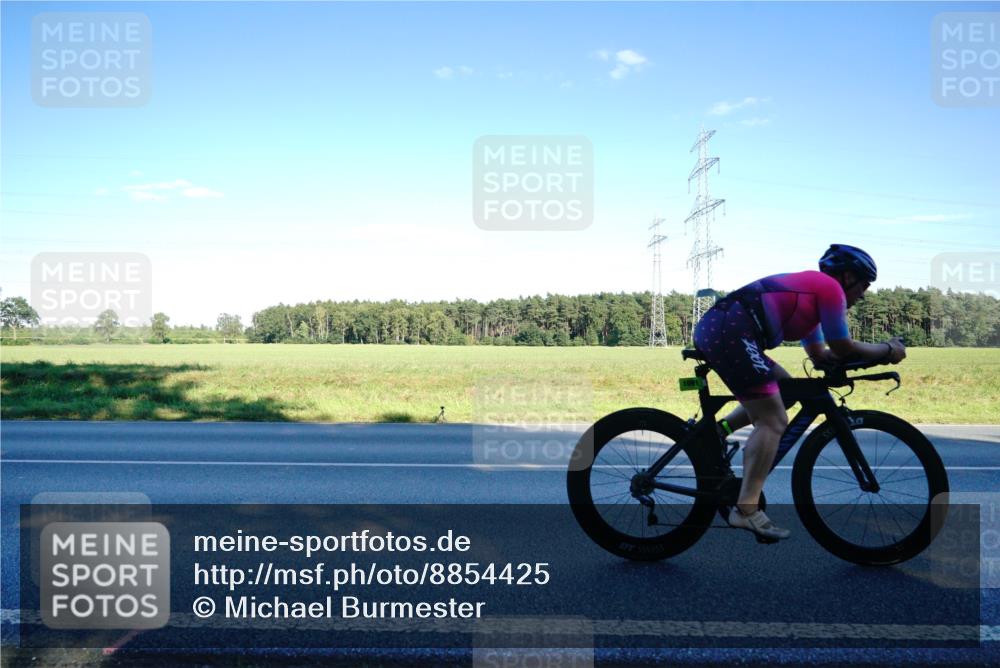 07.09.2025 - 19. Norderstedt Triathlon Michael Burmester http://msf.ph/oto/8854425 07.09.2025 16:16:58 Radfahren 371, 503, 1091, 1454, 1464, 1611 meine-sportfotos.de