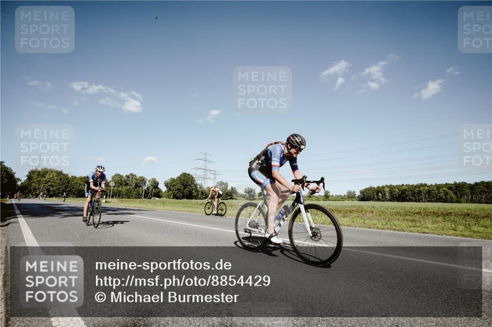 07.09.2025 - 19. Norderstedt Triathlon Michael Burmester http://msf.ph/oto/8854429 07.09.2025 14:57:21 Radfahren 479, 480 meine-sportfotos.de